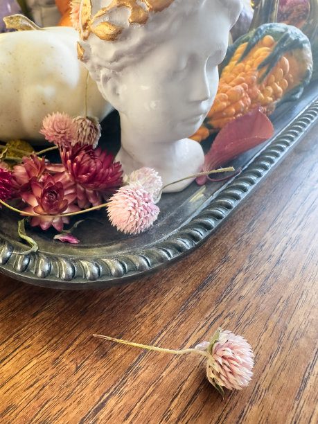 花卉图案精美陶瓷餐盘