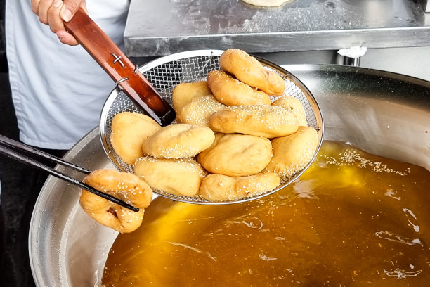 中国传统美食油条