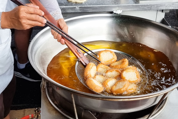 中国传统美食油条