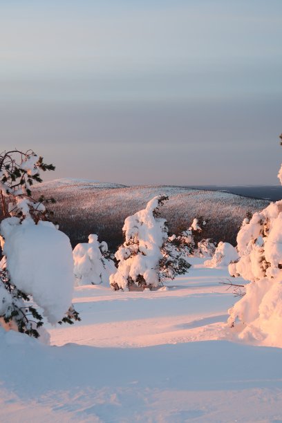 北欧夕阳雪山