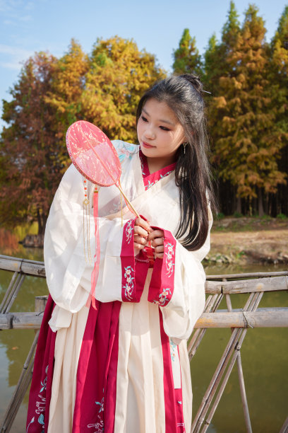 汉代人物服饰