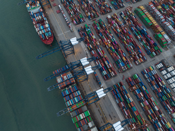 商用码头,货物集装箱,海上运输