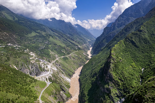 虎跳峡风光壁纸