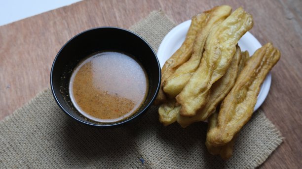 中国传统美食油条