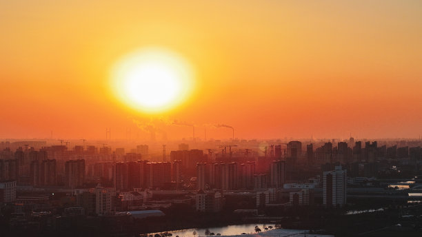 俯拍夜晚工地