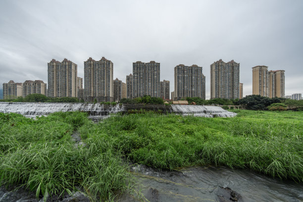 城区公园湖泊小区住宅