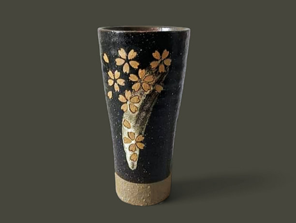 龙纹花瓶陶瓷