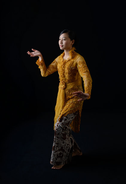 绣花美女头像