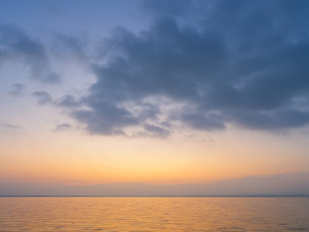 海平面日出景观图片