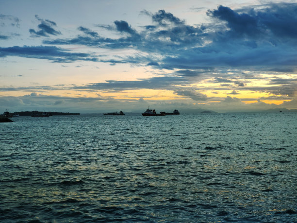 海平面日出景观图片