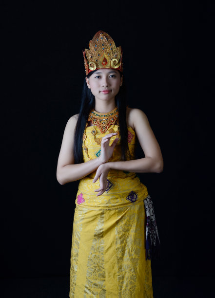 绣花美女头像