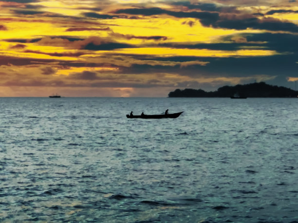 海平面日出景观图片