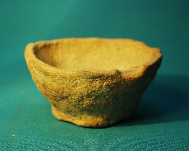 圆形古代陶器
