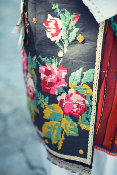 复古装饰品,红色和金色颜色