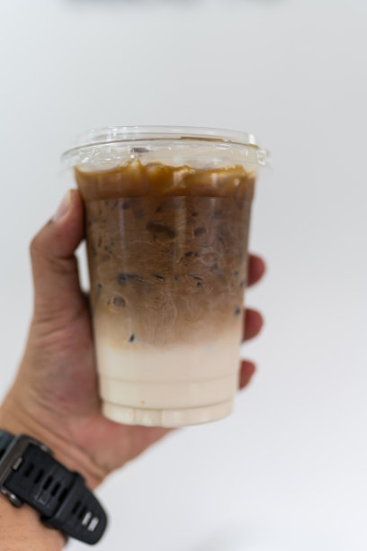 玻璃杯分层咖啡拿铁