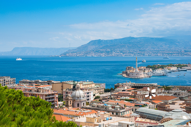 西西里岛和意大利之间的海峡