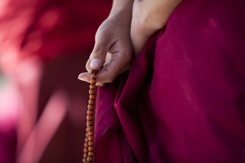 念珠,传统服装,拿着,桑耶寺,佛教,珠子,藏族,尼泊尔,玫瑰经念珠,灵性