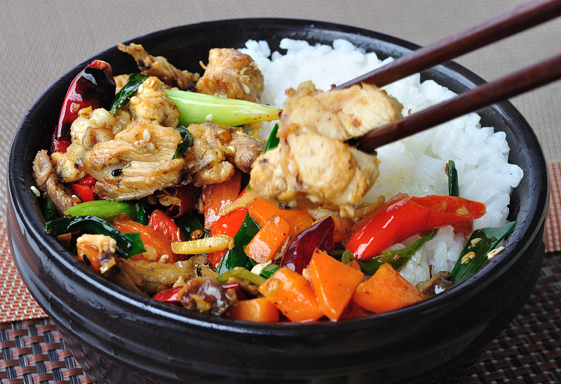 中国食品,中式外卖,锅炉,辣椒粉,胡萝卜,水平画幅,无人,椒类食物,乡村风格,锅