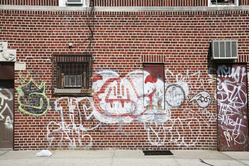 门,有包装的,布鲁克林,丑陋,人行道,安全护栏,纽约,故意破坏艺术行为,不明确的地点,墙