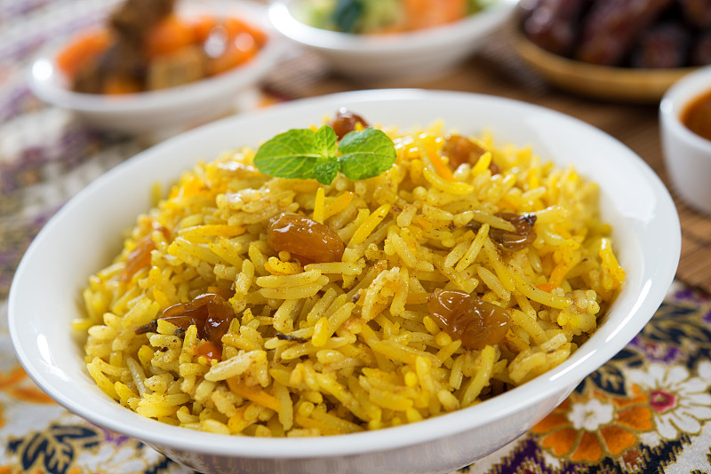 米,中东人,印度的筒状泥炉,肉饭,印度比尔亚尼菜,清真,乌兹别克斯坦,中东食物,咖喱,胡萝卜