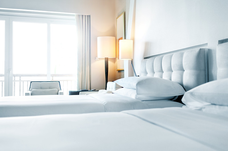 枕头,床,宾馆客房,床单,床垫,酒店,卧室,住宅房间,豪华酒店,整洁的房间