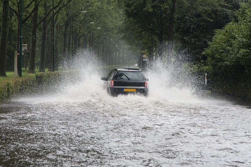 水灾,街道,汽车,水,水平画幅,暴雨,湿,司机,户外,荷兰