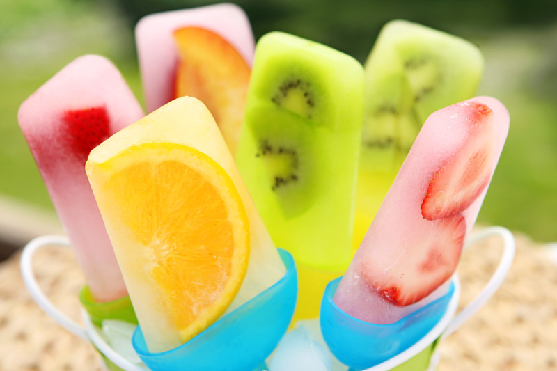 水果,冰桶,切片食物,色彩鲜艳,冰棒,冰淇淋,果汁冰糕,冻结的,留白,水平画幅