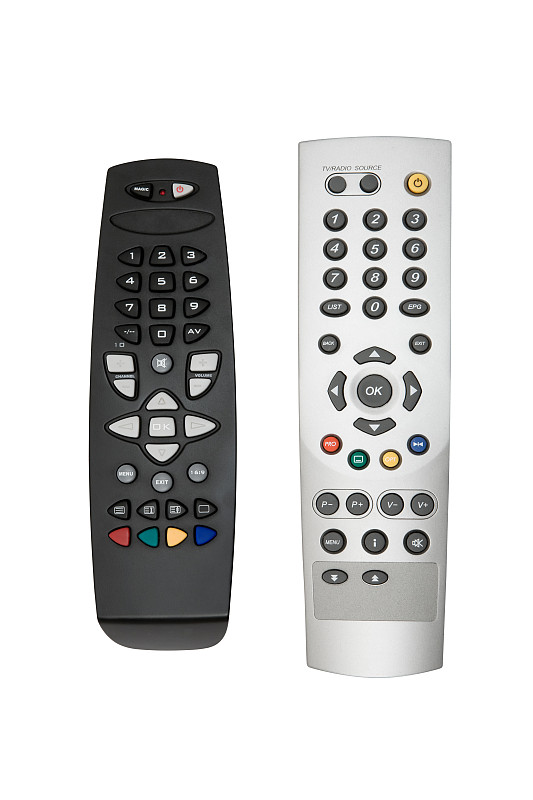 遥控器,两个物体,换频道,开始按钮,电视机,看电视,正上方视角,垂直画幅,休闲活动,银色