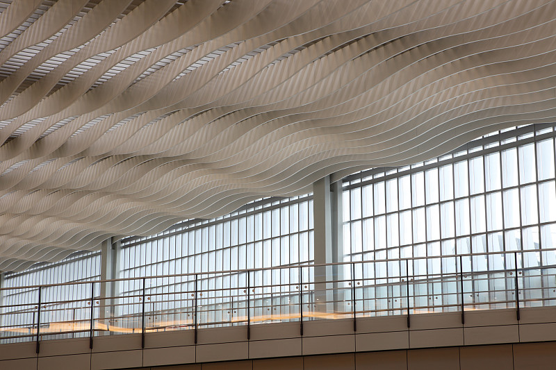 天花板,抽象,声波,凹的,凸的,s形,机场出发区,透过窗户往外看,明亮,都市风景