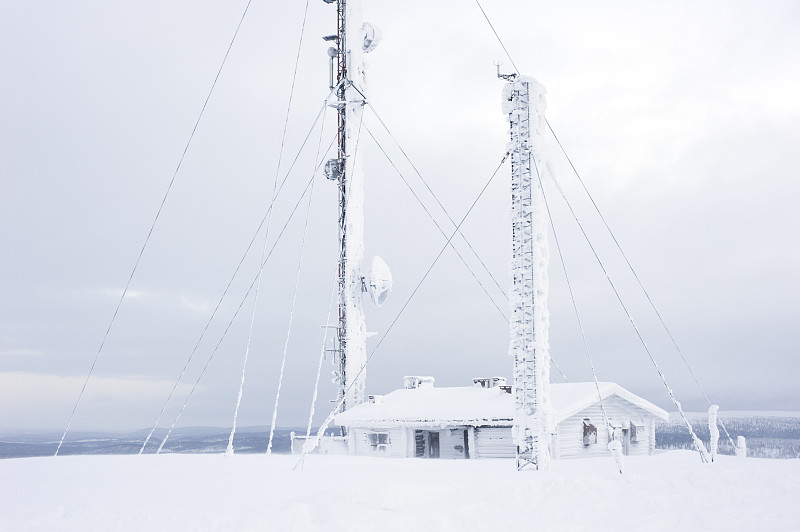 无线电通信塔,手机基站,微波塔,北方针叶林,拉普兰,粉末状雪,留白,水平画幅,雪,无人