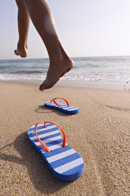 海滩,垂直画幅,留白,四肢,休闲活动,沙子,湿,腿,夏天,户外