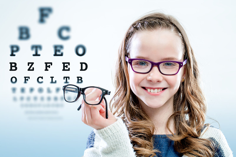 眼镜,图表,女孩,医学检测,拿着,字母,青光眼,水平画幅,近视,人的眼睛