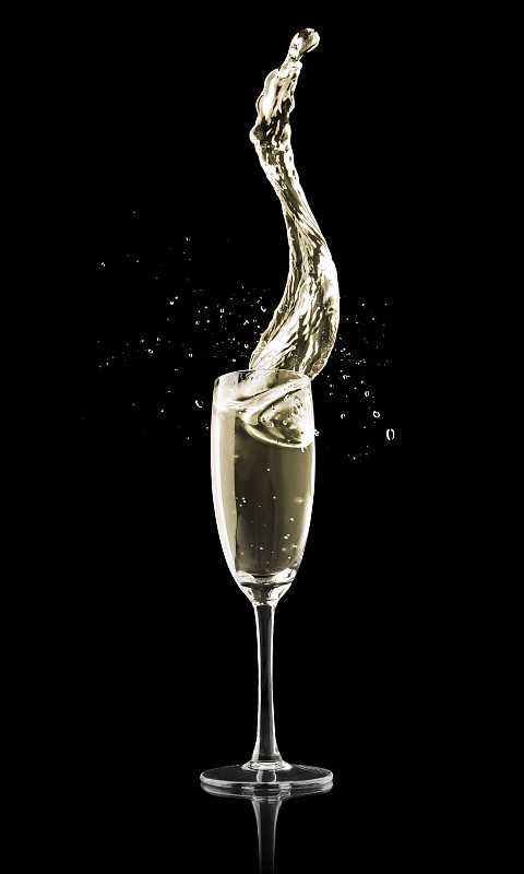 香槟,香槟色,香槟杯,黑色背景,水晶玻璃器皿,玻璃杯,撒出,垂直画幅,葡萄酒,正面视角