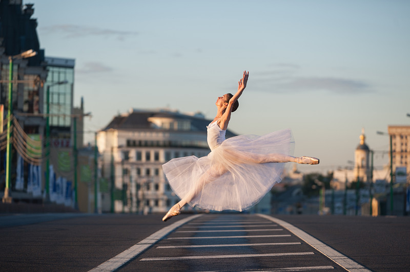 芭蕾舞者,莫斯科,在中心,芭蕾舞,芭蕾鞋,古典戏剧,舞者,舞蹈,踮着脚尖,街道