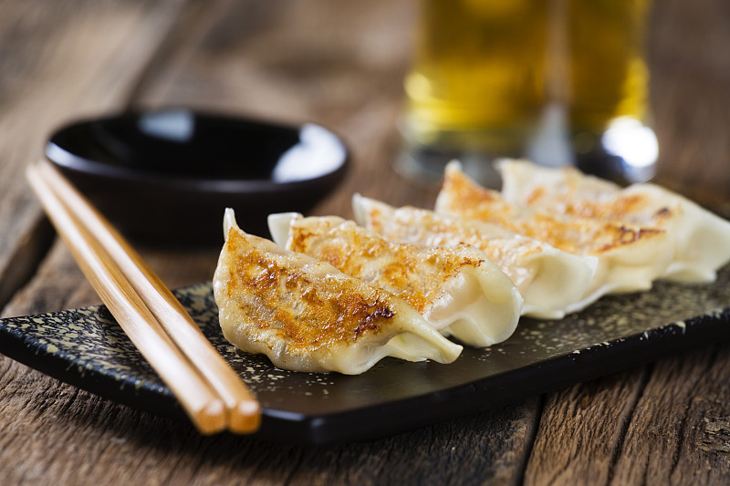 饺子,日本食品,碳烤,啤酒,2015年,餐具,水平画幅,无人,开胃品,饮料