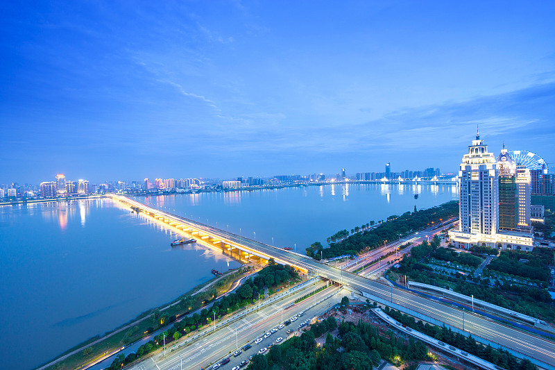 南昌市,江西省,都市风景,河流,长江,天空,美,水平画幅,夏天,户外