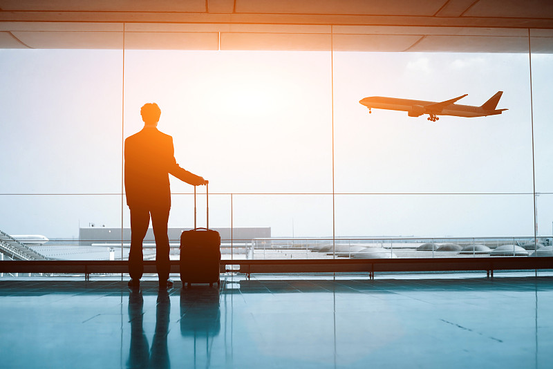 机场,一个人,机场出发区,商务旅行,商用机,等,行李,旅途,透过窗户往外看,飞机