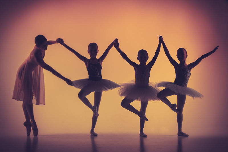 小的,芭蕾舞,教师,三个人,芭蕾舞者,个性,舞蹈,知识,学校,白色