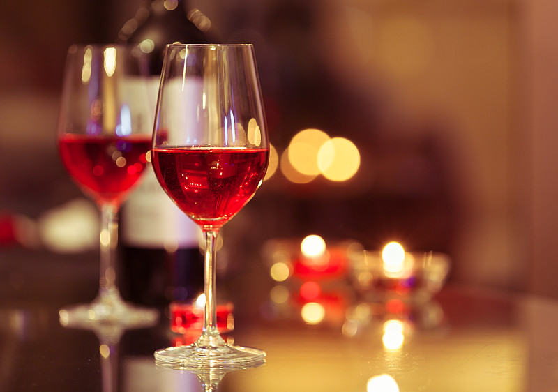 浪漫,晚餐,两个座位的桌子,葡萄酒杯,红葡萄酒,烛光,情人节,葡萄酒,约会之夜,酒瓶