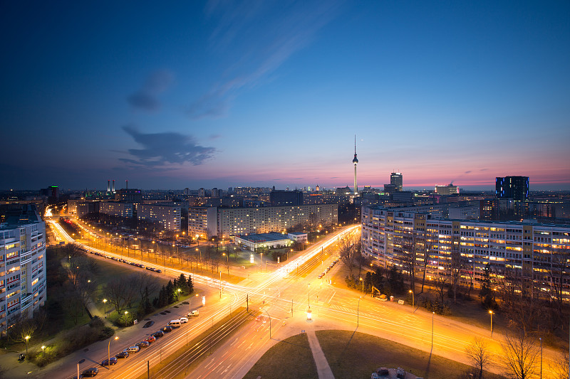 无线电通信塔,城市天际线,柏林,水平画幅,夜晚,无人,巨大的,交通,夏天,户外