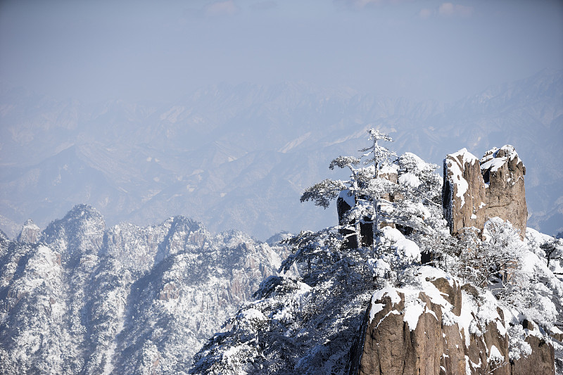 黄山山脉,山,雪,冬天,都市风光,安徽省,天空,美,水平画幅,美人