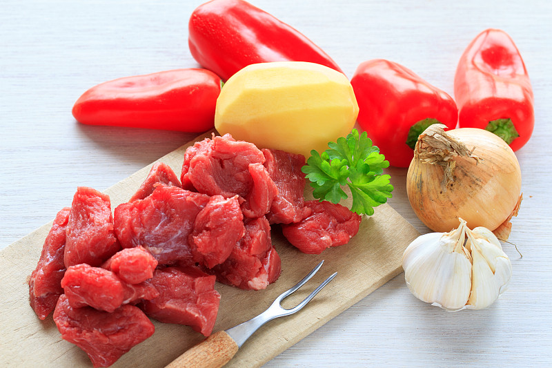 牛肉浓汤,动物肌肉,菜炖牛肉,小牛肉,红色灯笼椒,水平画幅,灯笼椒,生食,膳食,肉
