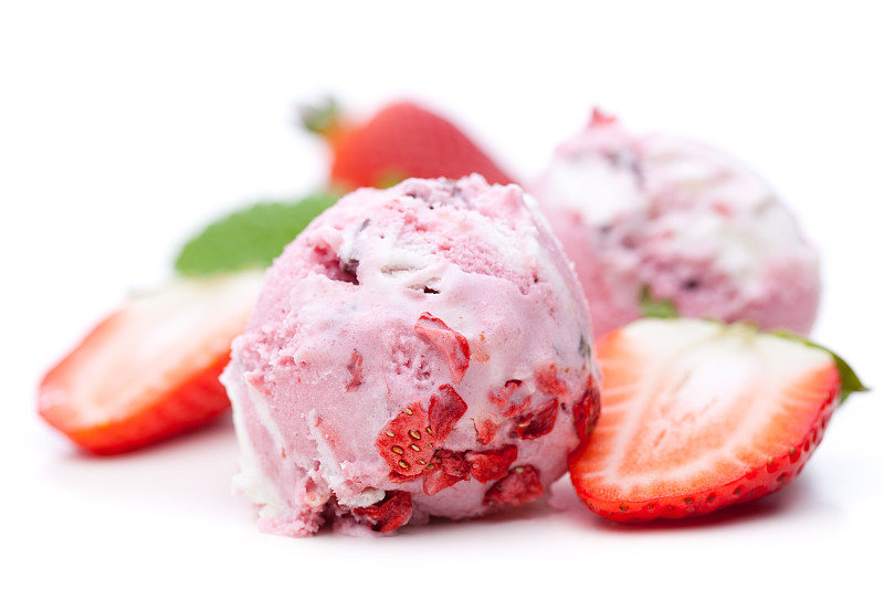 草莓冰淇淋,两个物体,铲子,意大利冰淇淋,舀勺,正面视角,冰淇淋,水平画幅,奶油,夏天