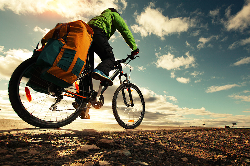 旅行者,骑自行车,自行车,旅途,徒步旅行,车轮,休闲活动,水平画幅,户外,行李