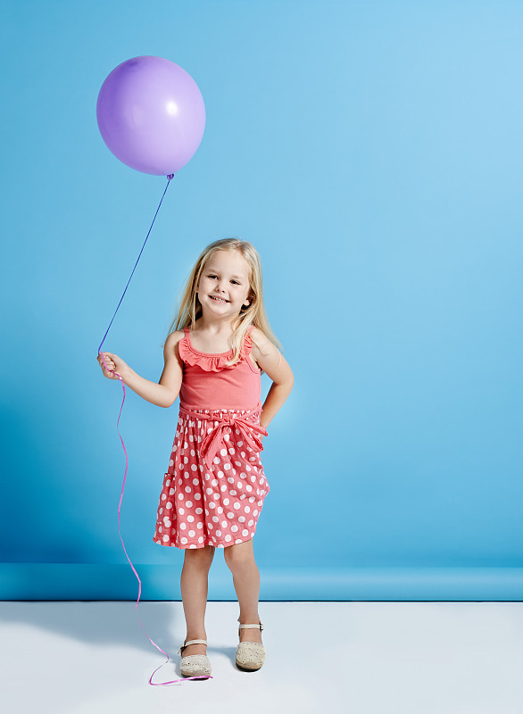 气球,脐钉,无人,油漆罐,时尚,氦气球,彩色背景,仅一个女孩,肖像,仅儿童