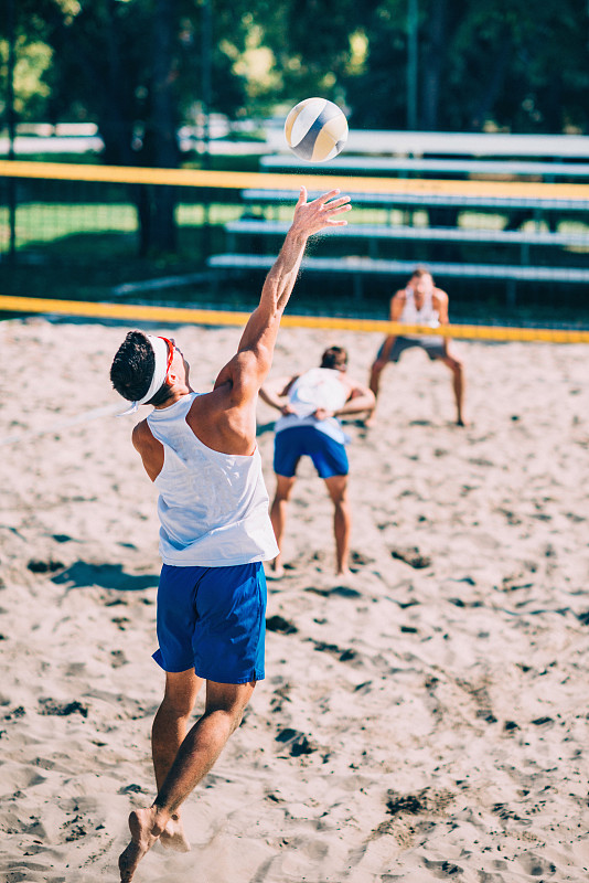 动作,知名沙滩排球运动员,垂直画幅,球,沙滩排球,沙子,职业运动员,夏天,户外,白人
