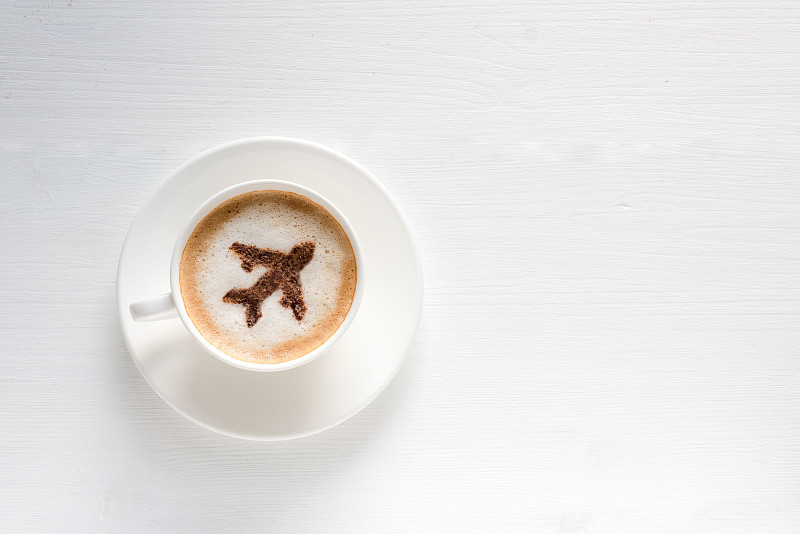 咖啡,肉桂,飞机,留白,水平画幅,符号,进出港显示牌,膳食,早晨,饮料