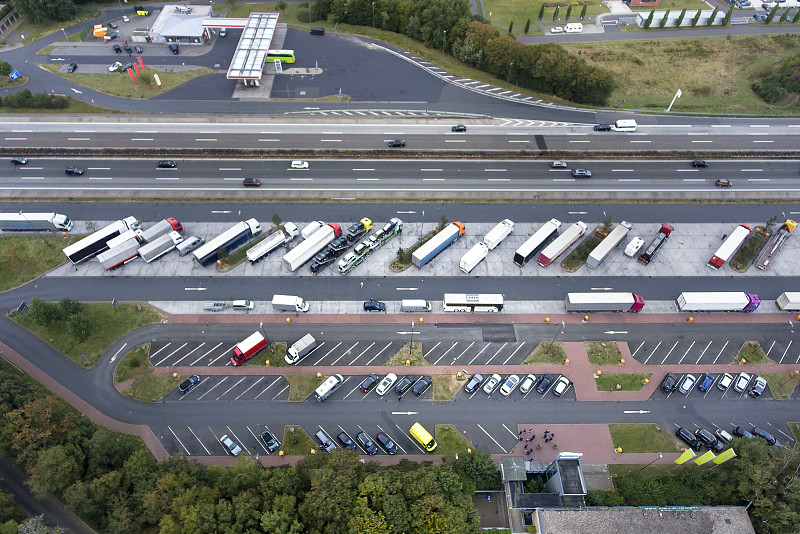 休息区,公路,航拍视角,轻量车,威斯巴登,德国高速公路,黑森州,半挂式卡车,加油站,水平画幅