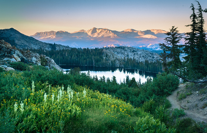加利福尼亚内华达山脉,山,湖,自然,水平画幅,无人,户外,加利福尼亚,徒步旅行,日落