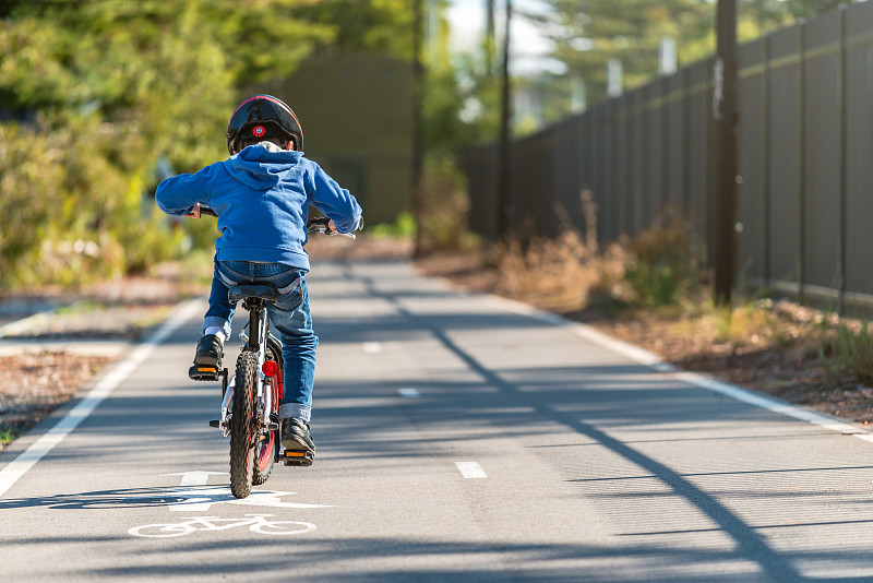 自行车道,自行车,儿童,阿德莱德市,骑自行车,田径跑道,南澳大利亚,小路,澳大利亚文明,城市生活